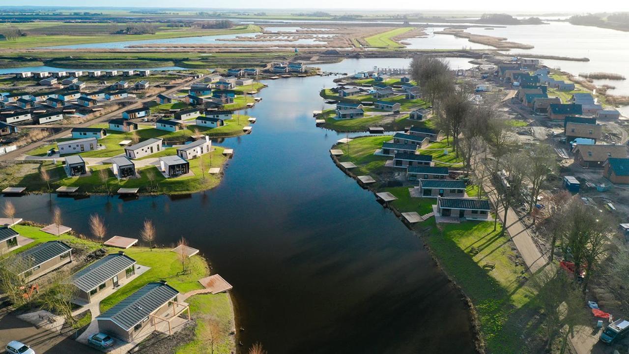 Tiny Vakantiehuis Aan Het Water Met Eigen Steiger En Airco Kampen Eksteriør billede